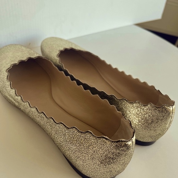 Chloé - Lauren Scalloped Leather Ballet Flats - Gold Sparkle - Picture 8 of 10